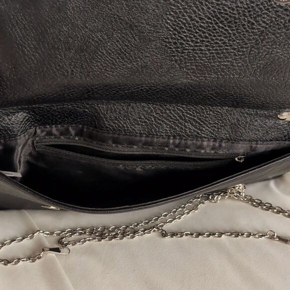 Black Clutch With Pseudo Skull Design 💀 Super Slim /Crossbody- Removable Chain - Picture 6 of 16